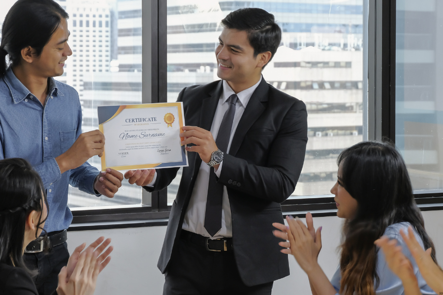 Kredibilitas adalah Kunci: Panduan Meraih Sertifikasi Bisnis Bersama Mitra Profesional